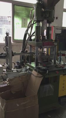 15T компактная инжекционная литейная машина вертикальная легко работать для наушников